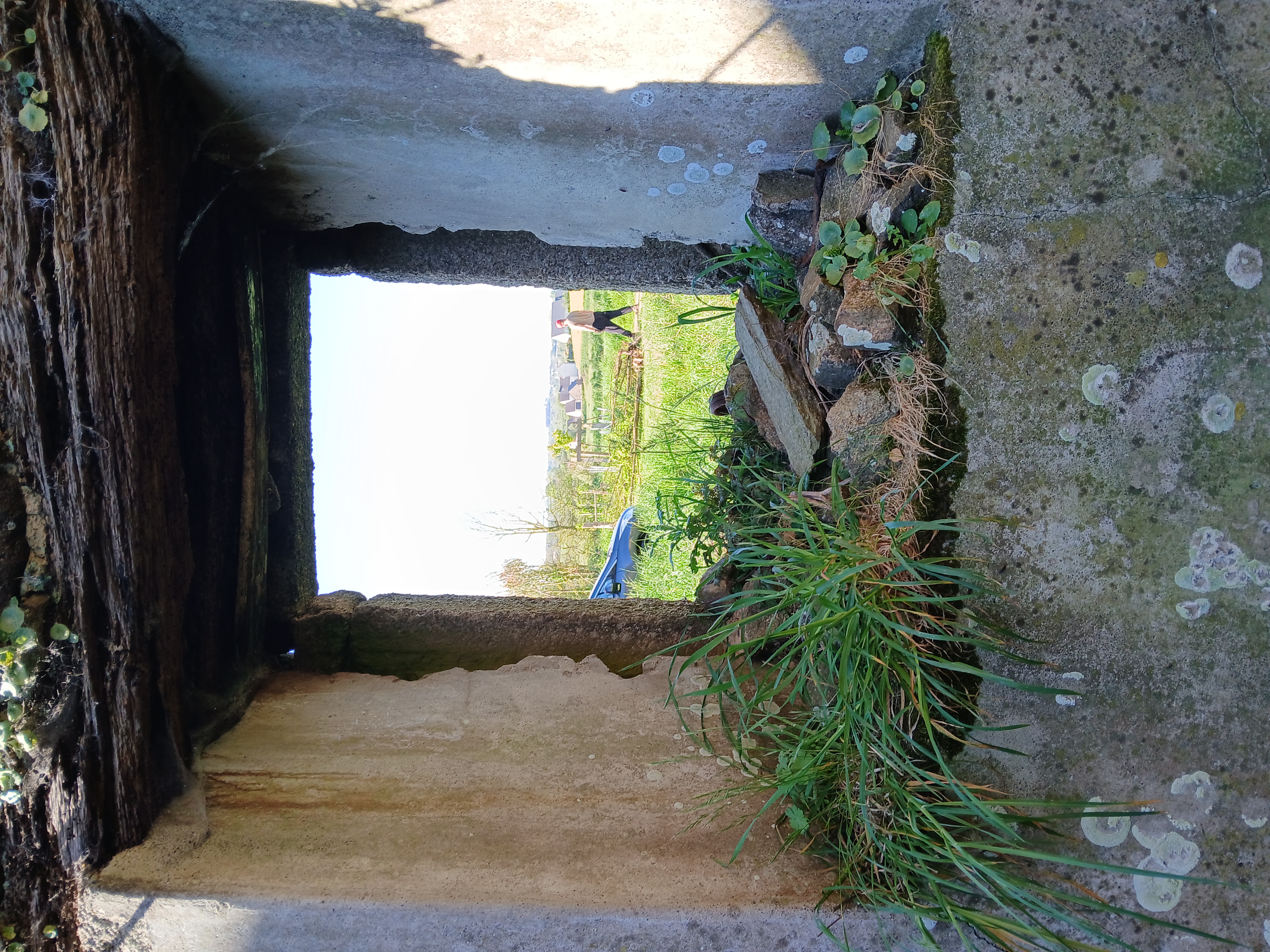 La fenêtre sur la vue sur la campagne