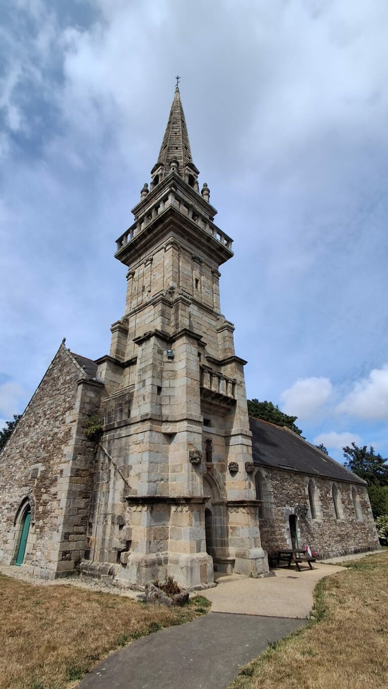 À la découverte de l'art en Bretagne : quand les chapelles deviennent des galeries d'art
